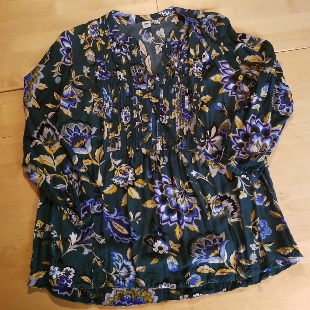 Old Navy pintuck blouse